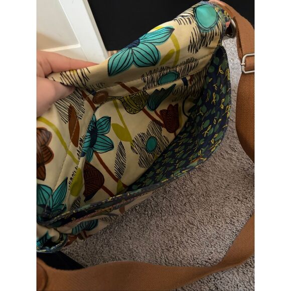 Vintage Fossil Key-Per Coated Canvas Multi-Color Floral Messenger Bag - Picture 7 of 14